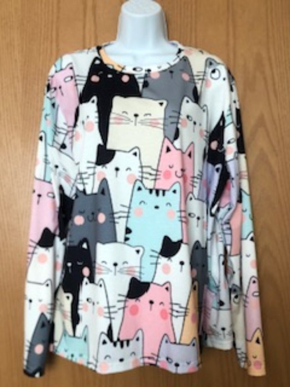 NWOT Cat Shirt Long Sleeve Plus 2X Pastel Excellent